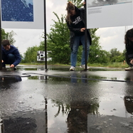 Studerende fra Fotojournalistuddannelsen på DMJX opsætter fotoudstillinger på Copenhagen Photo Festival 2022.