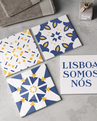 Idéen med Eigil Jakobsens visuelle identitet til byen Lissabon er, at folk selv skal designe deres egne kakler og dele dem på sociale medier, ligesom de mange kakler kan leve på et utal af medier, som eksemplerne her viser.