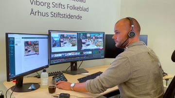 Silas Bang som er redaktør for video og digitale værktøjer på JFM styrer knapperne for live-redaktionen i Horsens